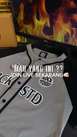 #rockstendedstore #rcstdstudios #outfitcowok #varsityjacket #outfit #hoodieoversize #bomberos #ootdfashion #topirockstended #OOTD #kaosdistro