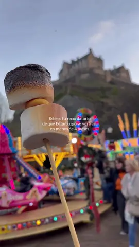 Y no es por ser malas influencias, pero hay vuelos de ida y vuelta por menos de 100€ 🫢 #edimburgo #escocia #navidad #viajes #edinburgh #europa #viral 