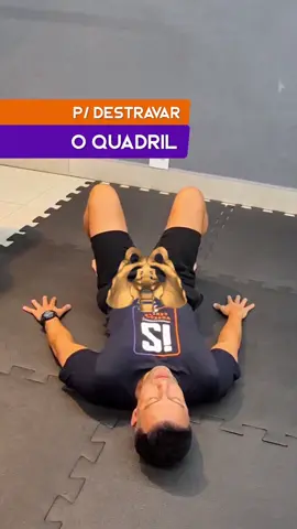 Quadril Solto Lombar sem dor 🙌 . 2 X 20 repetições... e me fala como que foi 👇😉 . 👉 Acesse o Link da Bio e entre para nossa Comunidade de Pilates em Casa 🙌 e tenha menos dores e mais movimentos 🤸‍♂️ .  #quadril #dorlombar #Lombar #quadrilsolto #pilatesemcasa 