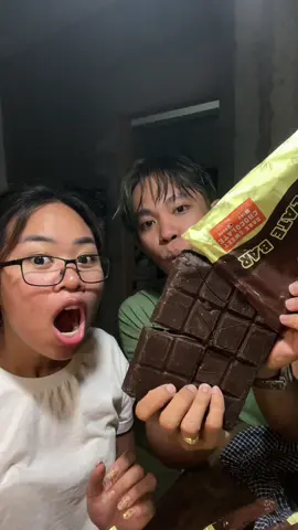 Legit 500g na choco bar?! Sulit grabe 🤭 #dukeschocolatebar #dukes #chocolatebar #creatorsearchinsights @KimJulia 
