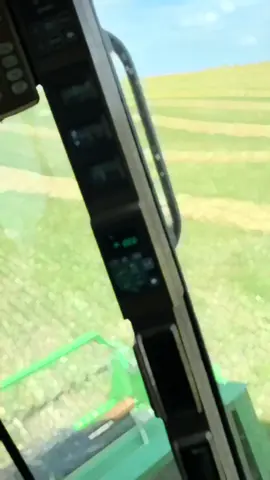 Is it Harvest season yet!! #combineharvester #johndeere #fypシ #CapCut #familyfarm #customharvest #Lifestyle #fall #fyp #johndeeregreen #johndeerearmy 