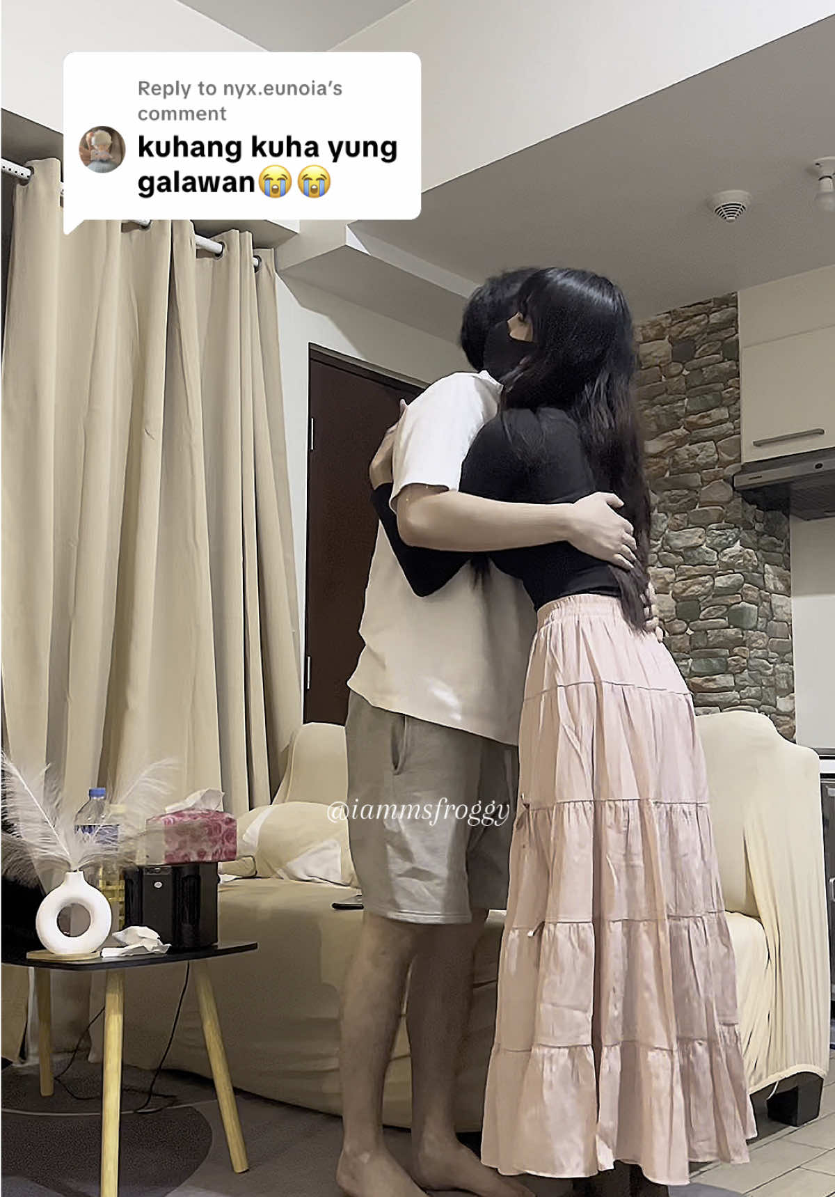 Replying to @nyx.eunoia  Hahaha nandiri na talaga siya sa akin ng tuluyan #chinese #douyin #sisterhong #clingy #boyfriend 