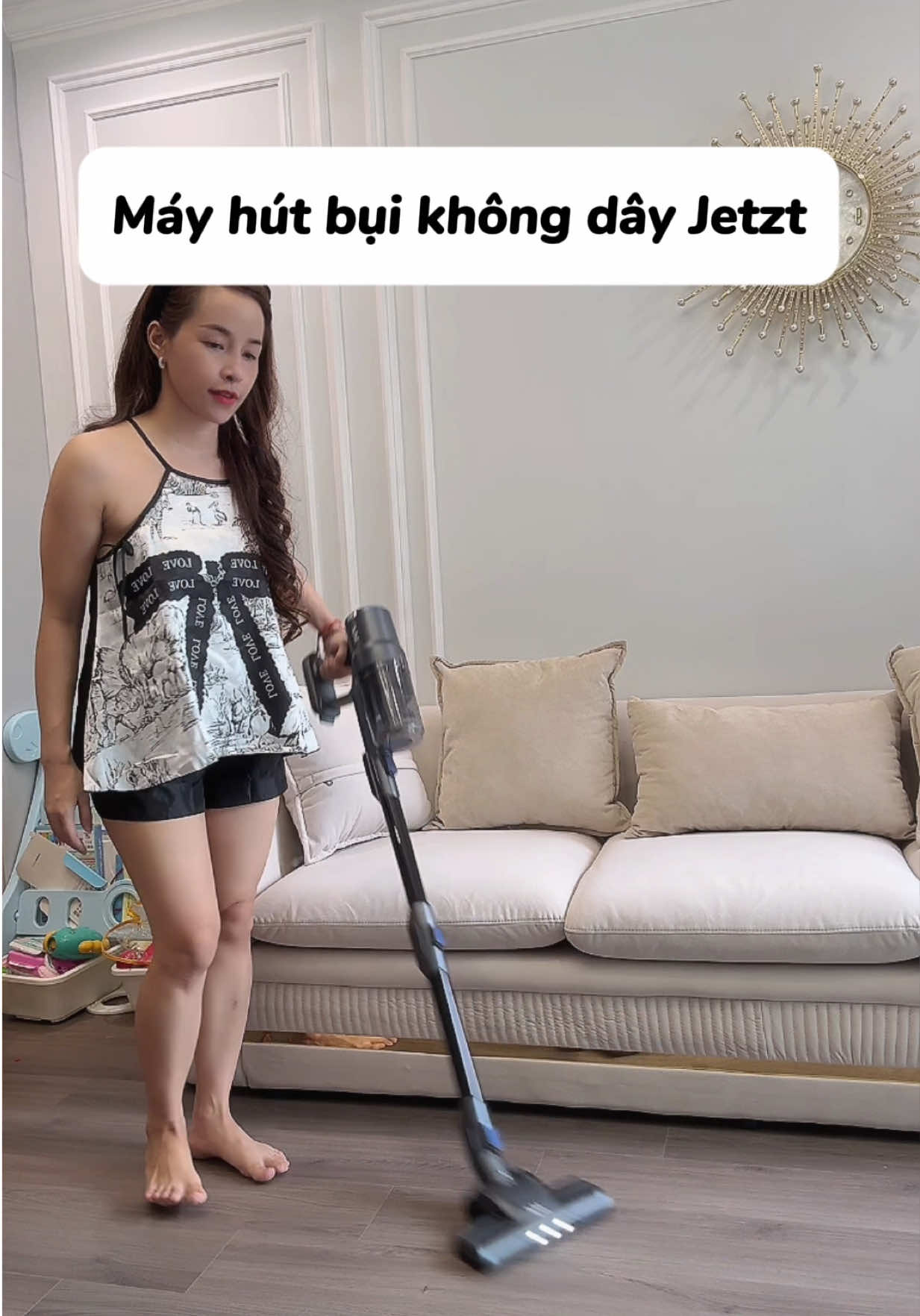 Có máy hút bụi không dây như này tiện lắm luôn, đi quanh nhà không lo vướng dây nữa rùi 🥰 #tiemmemit #xuhuong #mayhutbuikhongday #mayhutbuijetztxs27pro 