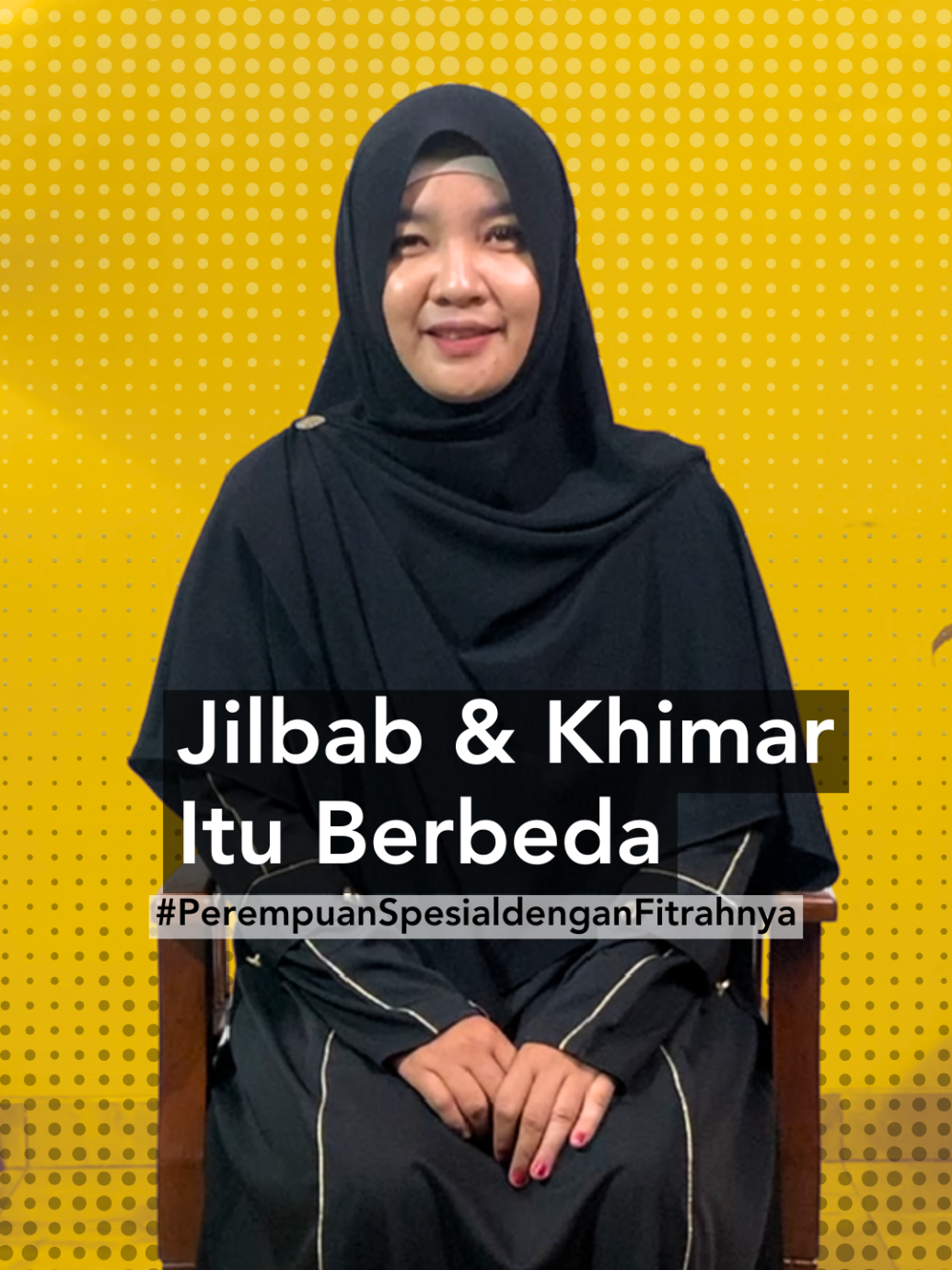 Banyak dari kita nyebut “jilbab”, tapi yang dipakai sebenarnya *khimar*. Nah, ternyata di Islam, jilbab bukan penutup kepala… tapi *gamis panjang* yang dipakai sebagai pakaian luar saat keluar rumah. Sedangkan khimar, adalah kerudung yang menutupi kepala hingga dada. Kenapa sihh penting banget buat tau bedanya? Karena ketika kita paham ilmunya, kita bisa taat dengan lebih mantap—bukan cuma ikut-ikutan. Tenang, kamu nggak sendirian. Amanaya hadir jadi teman kamu dalam proses hijrah yang penuh cinta dan pelan-pelan menuju syar’i. Follow @Amanaya.id  yuk, supaya prosesmu makin ringan dan tenang ~ #JilbabBukanKhimar #HijrahDenganIlmu #SyarIIsBeautiful #AmanayaJourney 