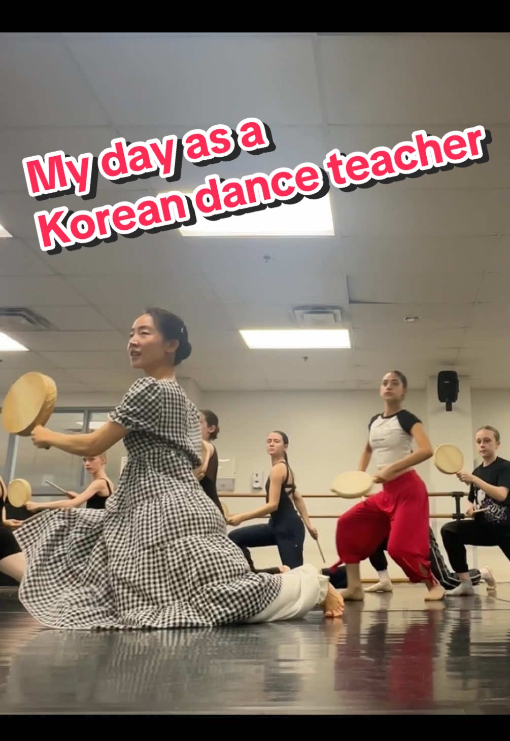 Every opportunity that I have in my teaching field, I am just so grateful and privileged. I feel a huge responsibility in educating young children’s minds and their way of conducting their own lives. I always think that one day, they will remember me as a teacher who really cared about their well-being and their capability of being independent.   #pianist #dancer #ballet #balletdancer #koreandance #sogo #korean #coree #coreedusud #danseur #dancing #teacher #musiceducation #classroom #teaching #dancersoftiktok #students #school #learning #apprentissage 