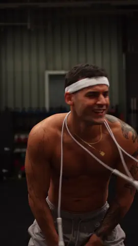 Not my birthday but go shortyyyy @swissskip <- The rope I use 