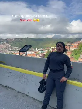 Y si tú quieres una policía solo dilo #Biscoitocut #policias #pnb #mujeresqueinspiran #mujerpolicia👮‍♀️🚔💙 