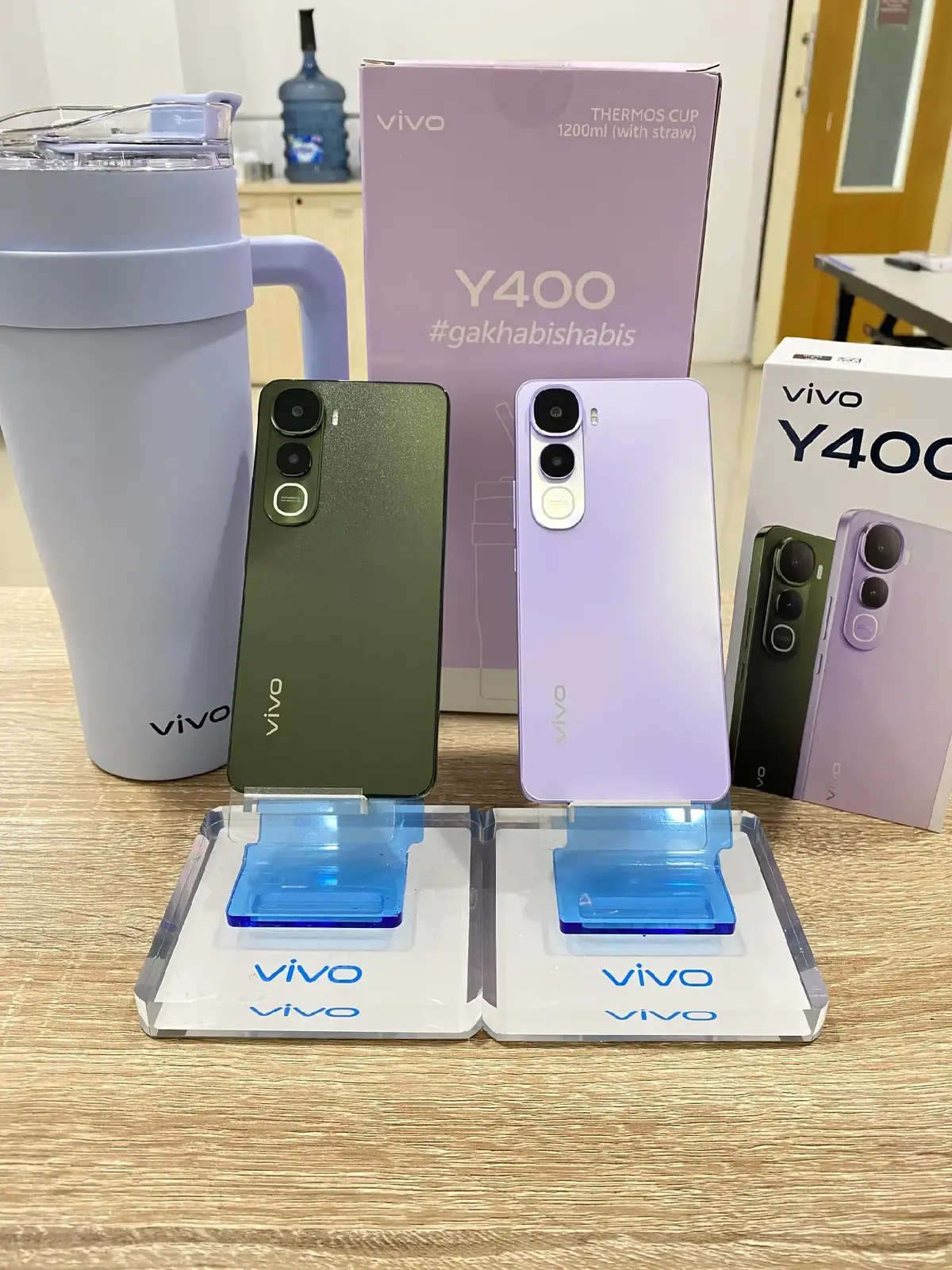 Ayo guys yg mau ikutan po y400 skrg juga cukup DP 300k ajaa, free gift yg isinya tumbler premium 😍. untuk periode tgl 25 Juli - 8 Agustus 🔥😍 more info : 0812-8369-5055 ( chelsea )  #vivoy400 #fyppppppppppppppppppppppp 