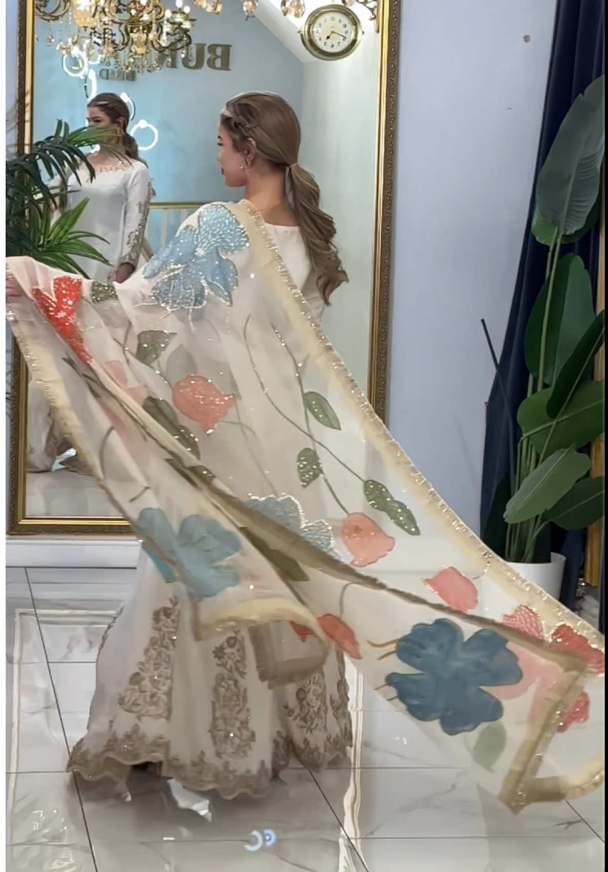 TRENDING STYLES ONLY AT BURAAQ BRIDAL🔥 #viralvideos #fyp #buraaqbridal #pakistani 