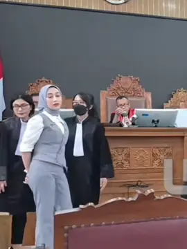 kok sinis banget dok #sidangnikitamirzani #nikitamirzani #rezagladys #abuabu #fypage #foryoupage 