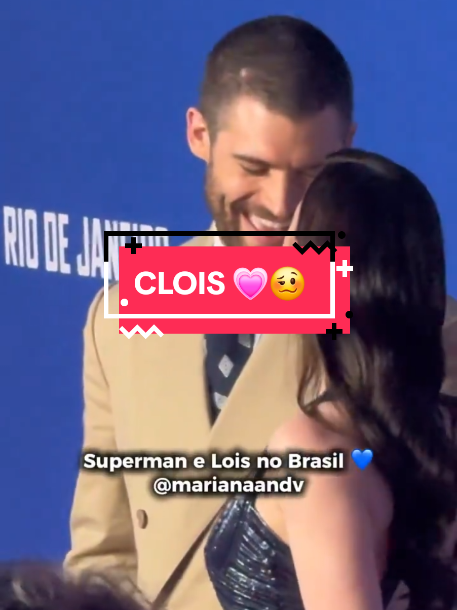 him hyping her entrance, their lil dancing, their freakin wide smiles and THE CASUAL WAIST GRAB? INSANE! david, rachel take me baaack! #clois #superman #davidcorenswet #rachelbrosnahan #fyp 