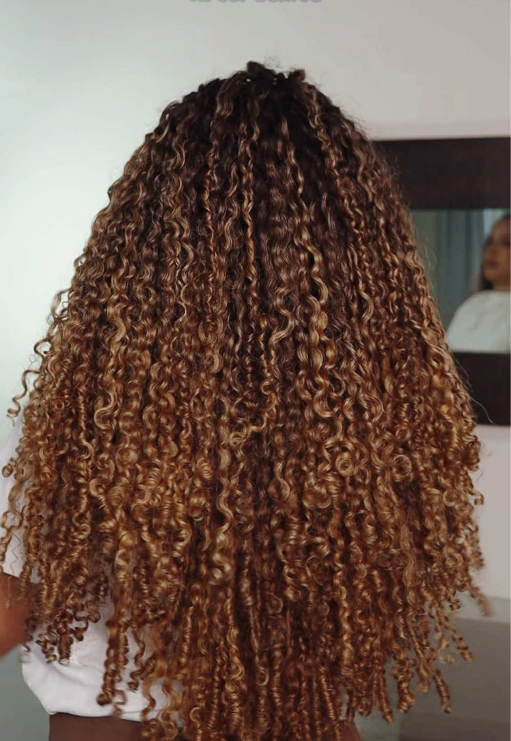 Minha finalização conforto = a combinação perfeita pro meu resultado favorito 🤍 Pra isso eu uso meu combo do momento, creme de pentear Coco e Cacau + Seiva modeladora + Óleo Coco e Cacau, essa é a combinação que eu tenho certeza que dá certo SEMPRE no meu cabelo, você tem sua combinação favorita da @Soul Power ? me conta qual é💜 #TeamSoulshine #Finalizacao *publi