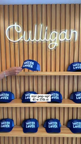 We’re in Flatiron! Come stop by to grab a refreshing drink without contaminants and learn how Culligan is changing the environment with every sip of water. 🍎💙💧 #culligan #waterlover #nyc #popup #nycpopup #water #hydration 
