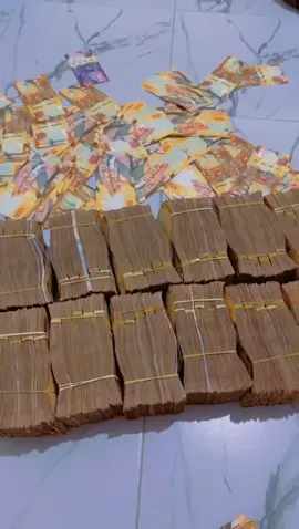 We chase money not men✌️🥸