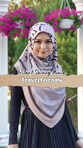 Nak tudung senang pakai masa travel? Aoura je. Tak payah gosok, tak payah pin. Cantik terus on the go 💜 #modestfashion #grwm #hijabcollection #instantsarung #tutorialhijab #muslimah #newcollection 