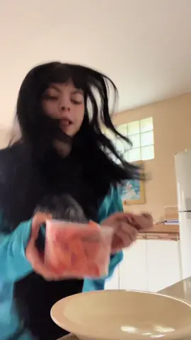 Eu amo frutinhas cortadinhas com leite moça 🤤🤤🤤🤤#fyp #BAKANA 