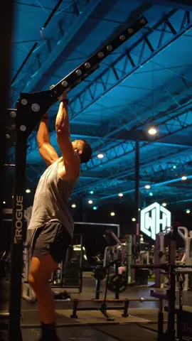 I just want to do cool s**t 💪🏾 #muscleup @warhousegymsat 