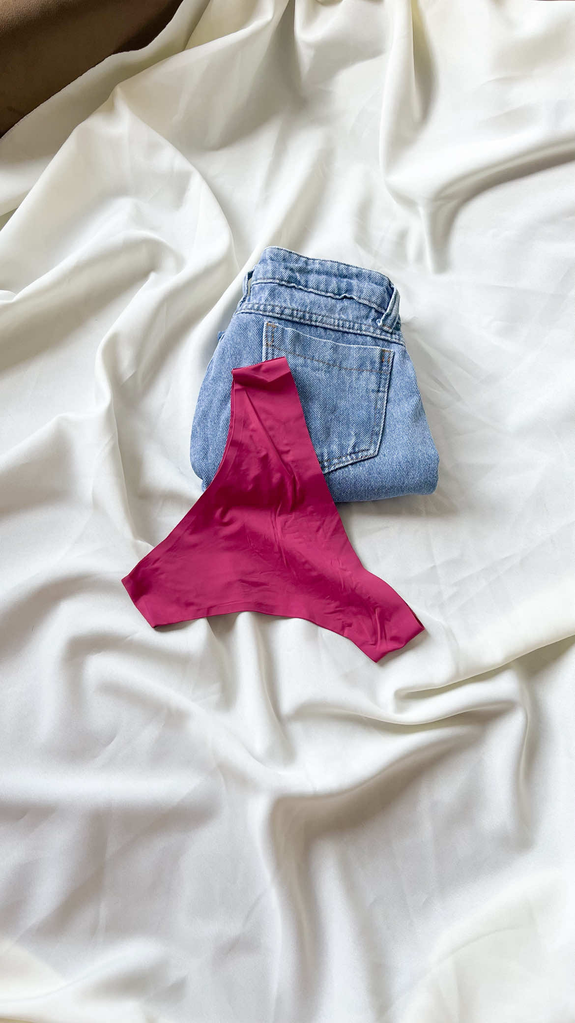 Calcinha que não aperta, não enrola e não marca? Sim, ela existe e tá pronta pra ser sua nova favorita. Sem costura, com corte a laser e conforto de verdade. 👉 Disponível do P ao GG 💬 Me chama aqui pra garantir a sua! #Autoestima #calcinhasemcostura #conforto #calcinha 