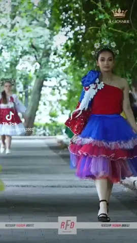 бренд glossiers #зелёный подиум #показмод #популярное 