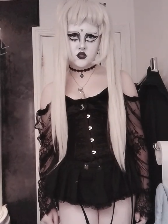 #MISA 🖤\\ #Cosplay #MisaAmane #DeathNote #MisaCosplay #MisaAmaneCosplay #DeathNoteCosplay #Goth #GothMakeup #TradGoth #TradGothMakeup #TraditionalGoth #TraditionalGothMakeup ★\\