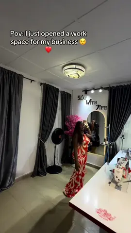 Congratulations to me😫❤️.#bestfashiondesignerinsapaade #sapaadevendor #fashiondesigner #workspaceinspo #tracklighting #workspacedecor #bestfashiondesigner #girlboss #ceo #achievement 