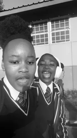 Name a better song than this one right here ! 😭🫵🏻#karabodinga #fypviralシviral #3stepsongs#mawhoobengicela#bengicela#germistonhighschool 