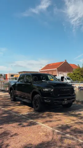 Nieuw binnen ‼️ Dodge Ram Rebel 2025 inline 6 twin turbo! Uitgevoerd in het Diamond Black metallic met al de opties die jij nodig hebt als ondernemer.  Meer weten? ☎️ 0174 280 835 📧info@lansauto.nl