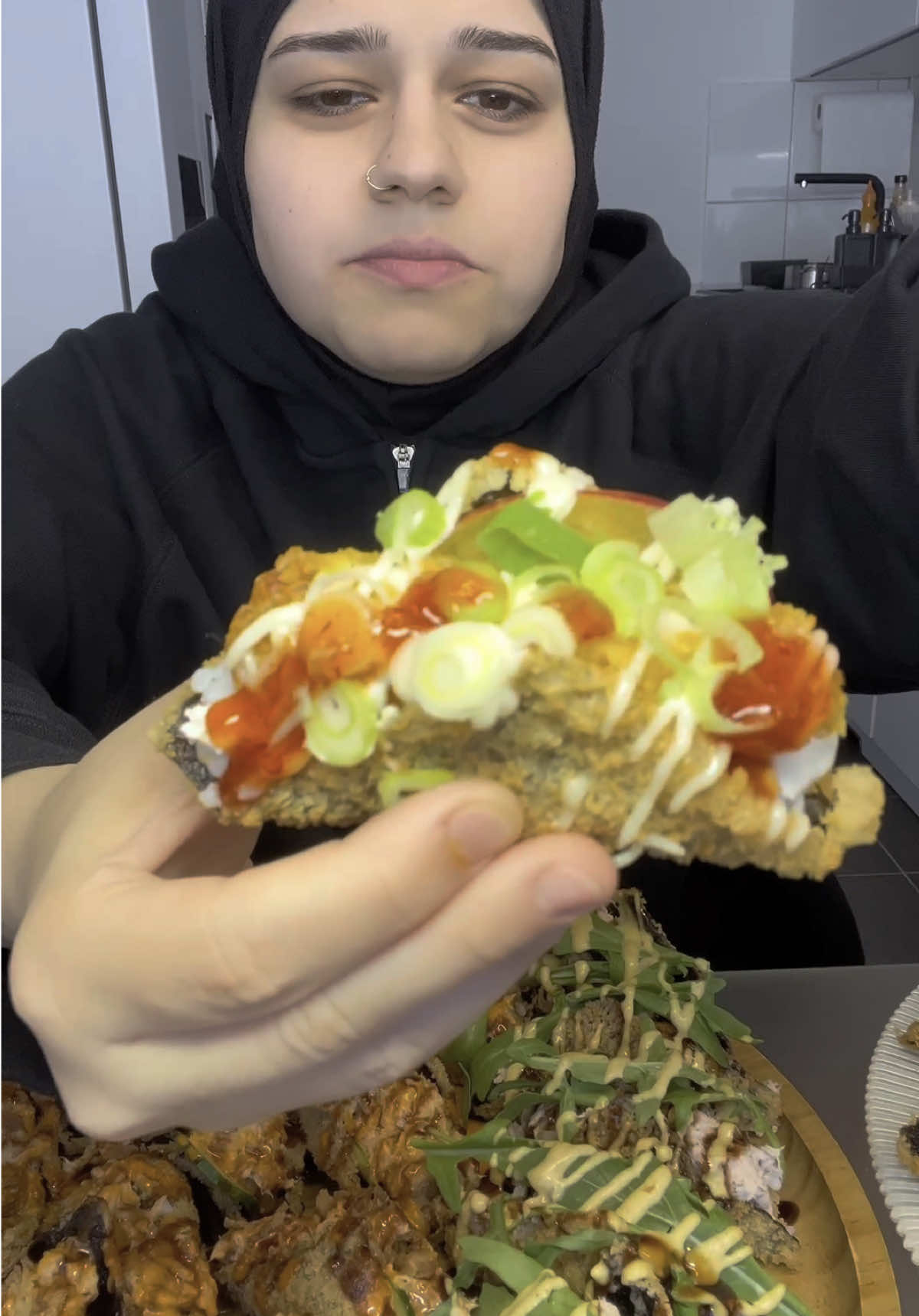 Bin so happy, kann es kaum abwarten es euch zu zeigen 😭🫶🏻 #sushi #tacos #mukbangvideo #FoodLover #lanatomakin 