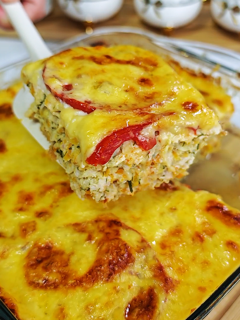 Закуска из Кабачков, сейчас в сезон кабачков, очень вкусный Рецепт Рецепт: Кабачки - 2 шт (500 гр) Куриный фарш - 400 гр Морковь - 1 шт 2 зубчика чеснока  Зелень  Яйца - 2 шт Соль по вкусу  Помидор -  1 шт Отправляем в духовку 190°С 10 - мин    Recipe: Zucchini - 2 pcs (500 g) Chicken mince - 400 g Carrot - 1 pc 2 cloves of garlic Greens Eggs - 2 pcs Salt to taste Tomato - 1 pc Send to the oven at 190°C for 10 min #кабачки #кабачок #кабачокрецепт #кабачкирецепт #zucchini #вкусно  #готовим #готовимдома #рецептик #вкуснятина #закуска  #праздничныйстол #Recipe #recipes #recipesoftiktok #сезон 