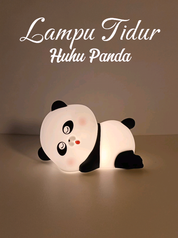 #LampuPandaGemoy #HUHUPanda #LampuTidurLucu #GemesMaximal #LucuBanget #DekorasiKamarEstetik #MoodBoster #LampuSilikon #PandaLucu #BiarNggakTakutGelap #BentukLucuIsiCerah 