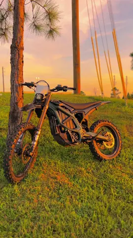 take 2 on this sound, can’t wait for what’s next #surron #ultrabee #surronultrabee #edit #motorcycle #wheelie #fyp #surronx #foryou #soundviral #viraltiktok #viral #dirtbike #bikelife #goviral #Eride #ridstar #talaria #starkvarg #altissigma 