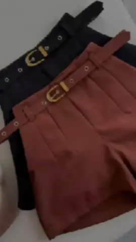 Short Alfaiataria feminino com cinto forrado. Nós tamanhos P M G GG Disponível em várias cores por apenas 34,79 R$. comenta 