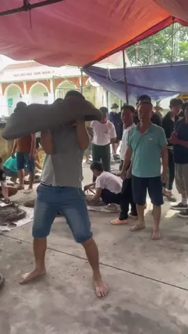 Este es el juego del cañón de barro de Vietnam #vietnam #datoscuriosos #curiosidades #cultura #AprendeConTikTok #juego 