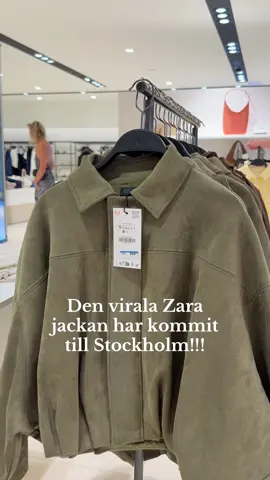 Spring till Zara i Sthlm den virala jackan har kommit in!!😍😍 #viral #bomberjacket #fyp #zara #zaraviral #foru #foryou 