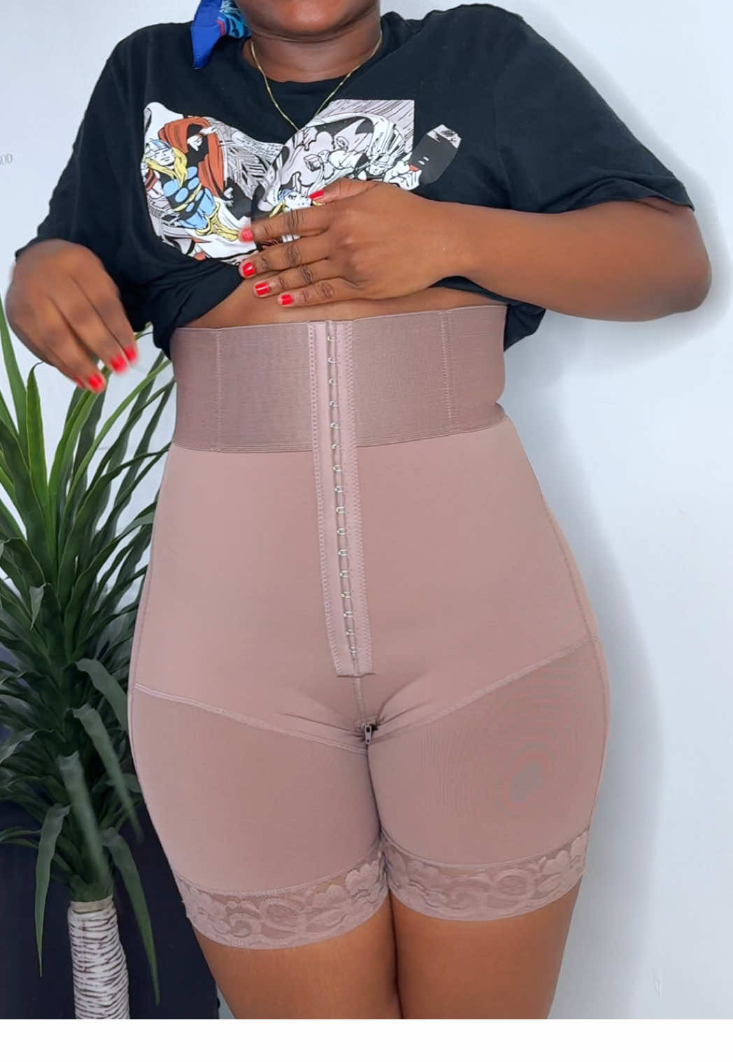 The body shaper  went viral for a reason !!!  #buyhere #buynow #bodyshaper #shapewear 