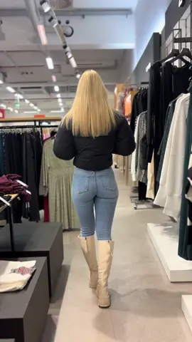 Kleine Shopping Tour - wer trägt die Tüten?😁 #foryoupage #foryou #fürdichseite #fürdich #jeans 