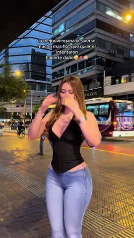 Encuentra el outfit perfecto en: 📍calle tarata 191 Miraflores C.C expocentro tienda 218  #corse #viraltiktok #tigerfemsociety #fashiontiktok #girls #peru 