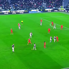 The art of tiki taka 🔥 #football #Soccer #madrid #arsenal #barcelona #juventus #villarreal #fyp 