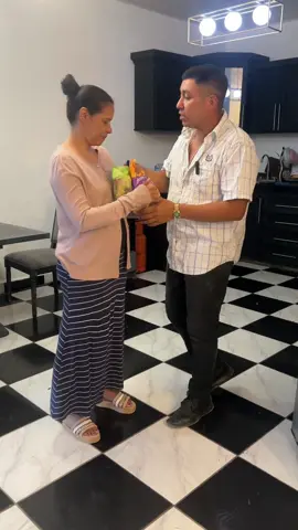Mira lo que pasó, solo por que su hijo le dio comida a su madre.#videoviral #reflexion #madre #contenido.