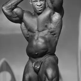 kevin mogger. #real #kevinlevrone #gym #bodybuilding #gymrat 