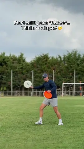 L’ultimate frisbee deviendra un sport populaire dans le futur 😌 #ultimatefrisbee #frisbee #throwing #fyp #pourtoi 