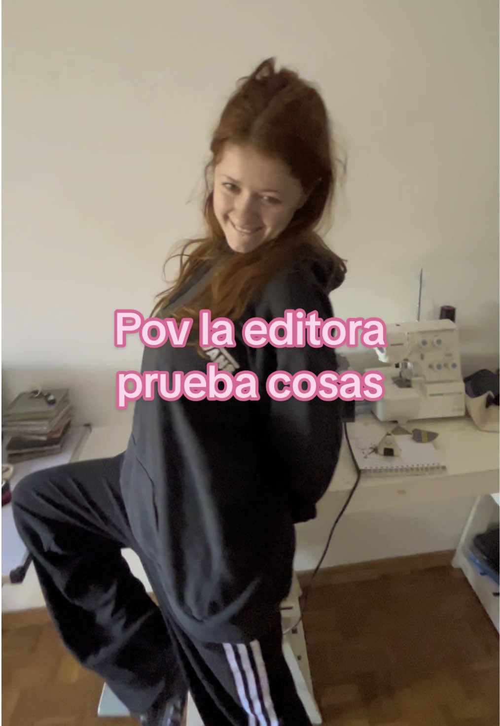 La editora está probando transiciones, dicen que le sale? 😋🎀 #perreo #girly #phonk #fiesta #transitions 