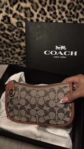 My new favorite ✨✨✨Swinger 20 in Crystal  #coachbag, #unboxing, #fashion, #bagcollection, #coachtok #creatorsearchinsights #shoppingvlog #coachcrystal #coachhampton #slcutah #fashion #purse #spoiled