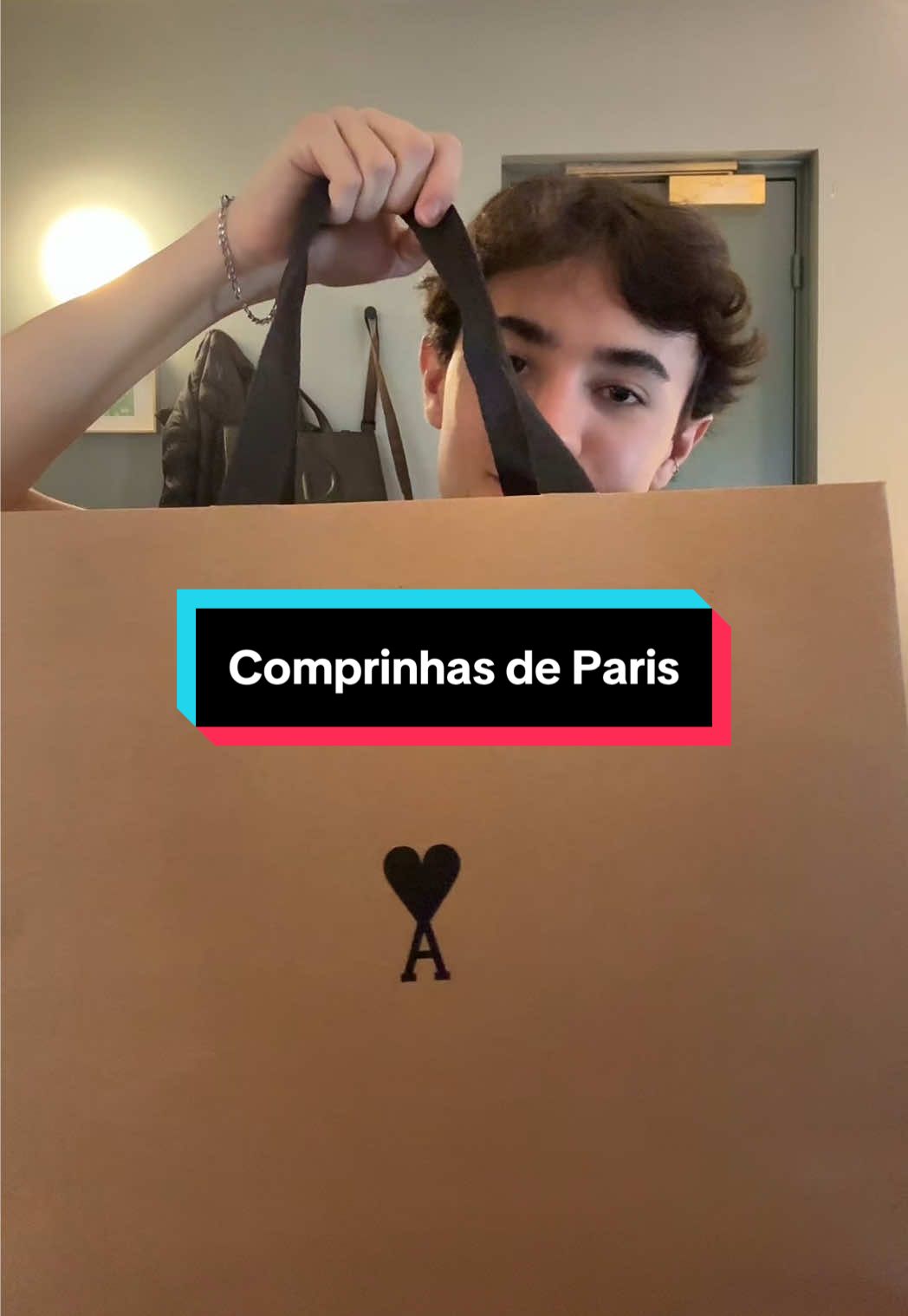 Como pode fazer compras fazer tão bem? Kkkkkkk  Qual vcs mais gostaram? #paris #haul #jacquemus #amiparis #fashion 