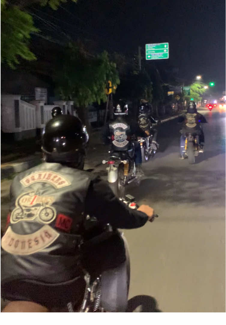 🥷⛓️👀 #bratcafe #caferacer #motorcustom #britisstyle🇬🇧 #jumpstyle #chopper #anakmotor #motorcustomindonesia #bikers 