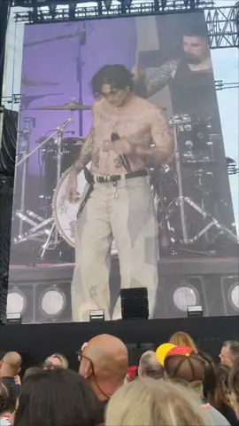 '' Angel '' 🎶 @Damiano David  📍 Festival Vieilles Charrues  Une semaine déjà que Damiano David a envoûté Carhaix aux Vieilles Charrues 🔥✨  Merci encore pour le show !  Cette voix & cette prestance , incroyable 🤩  Bravissimo 👏🫶  #fyp #pourtoi #charrues2025 #damianodavid #festival 