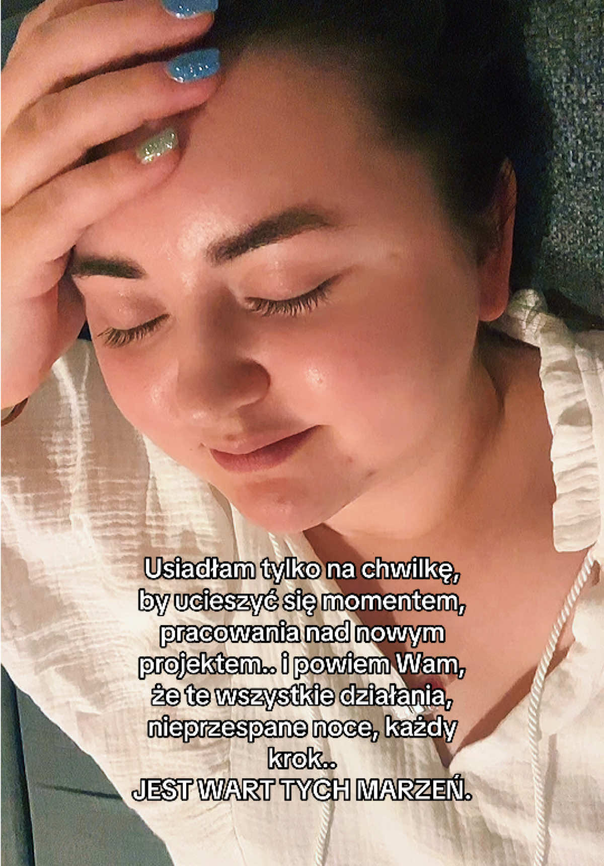 Wszystko jest tego warte! 🙊☀️ #fashiondesigner #fashiondesign #dlaciebie #marzenia #fashiontiktok #dreamscometrue #story #projektantmody #projektant #couture #fashionday #eveningdress #fashionshow #storytime 