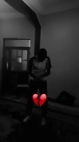 .الناس كتعوم فالبحر، وحنا كنعومو فالهموم. 💔 #شعب_الصيني_ماله_حل😂😂 @𝑯𝑶𝑪𝑰𝑵𝑬_59✌🏻❤️‍🔥 