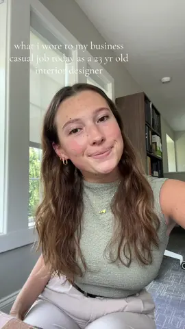 this feels like a job reveal #OOTD #fashion #outfitinspo #businesscasual #workoutfits #abercrombie #jonesnewyork 