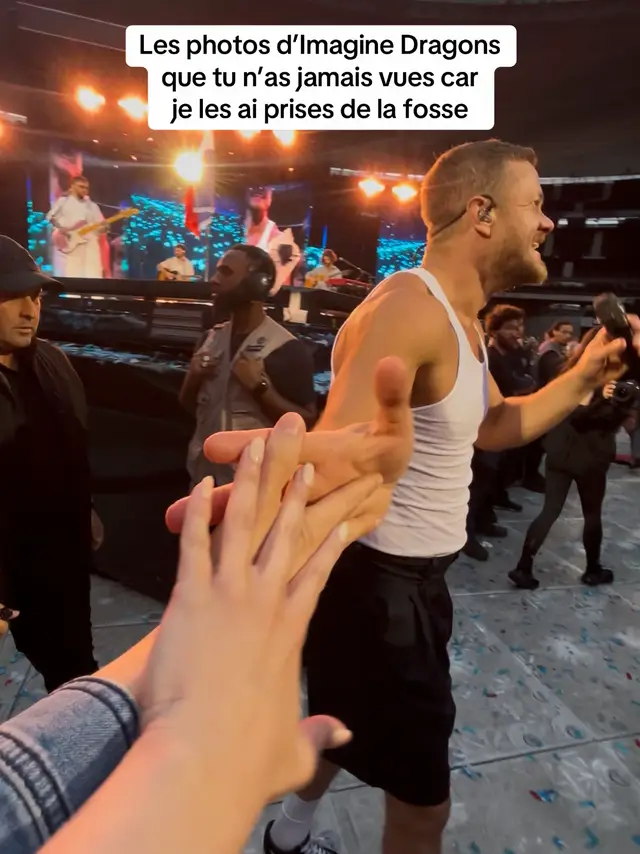J’ai galéré à les prendre dans la fosse mais je suis plutôt contente du résultat, dites moi laquelle vous préférez ? 📷 @Imagine Dragons #imaginedragons #lille #stadedefrance #loomtour #loomworldtour #danreynolds #concert 